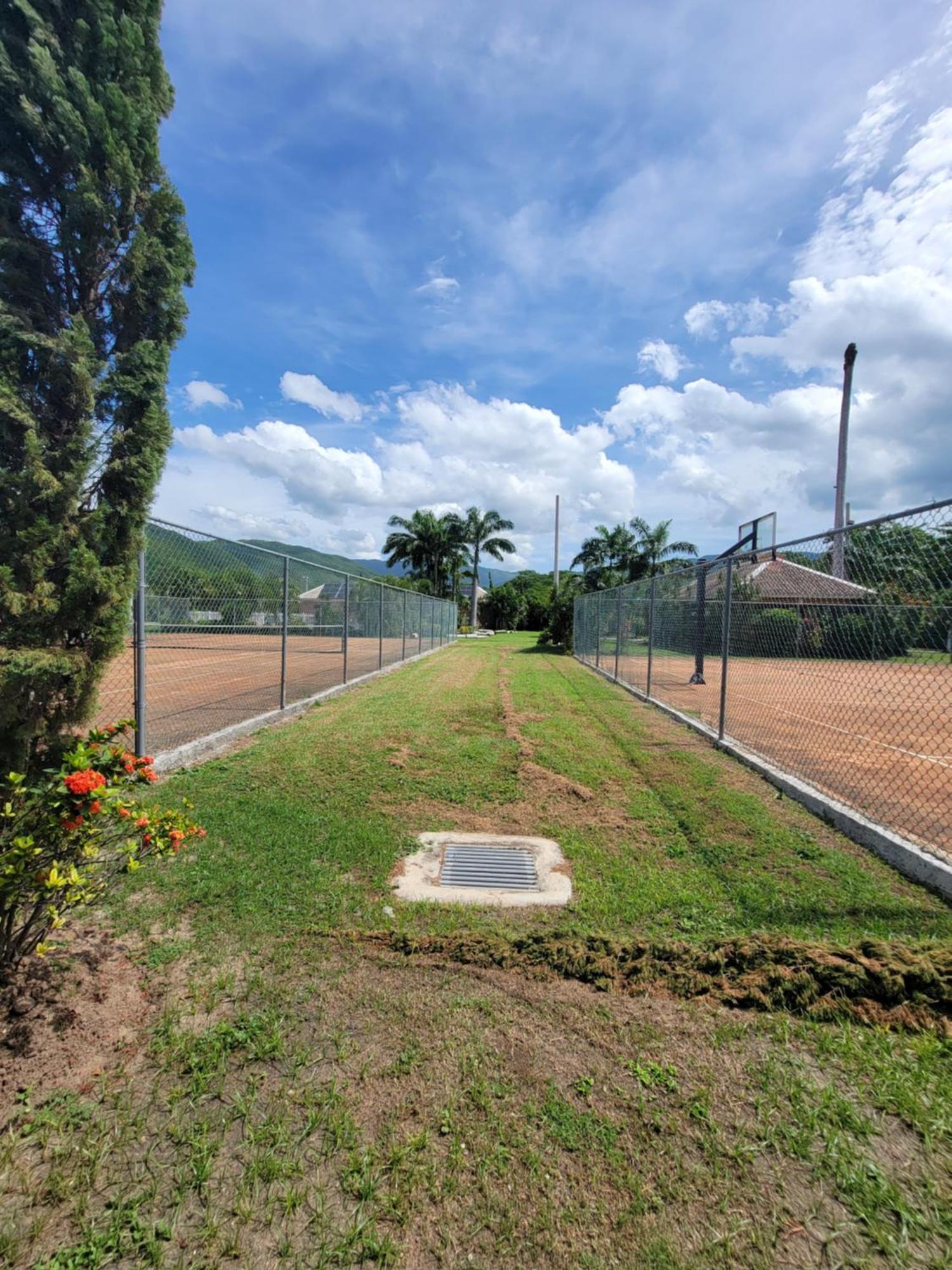 Comfortable Strategic Lodging Quarters Spanish Town Екстер'єр фото