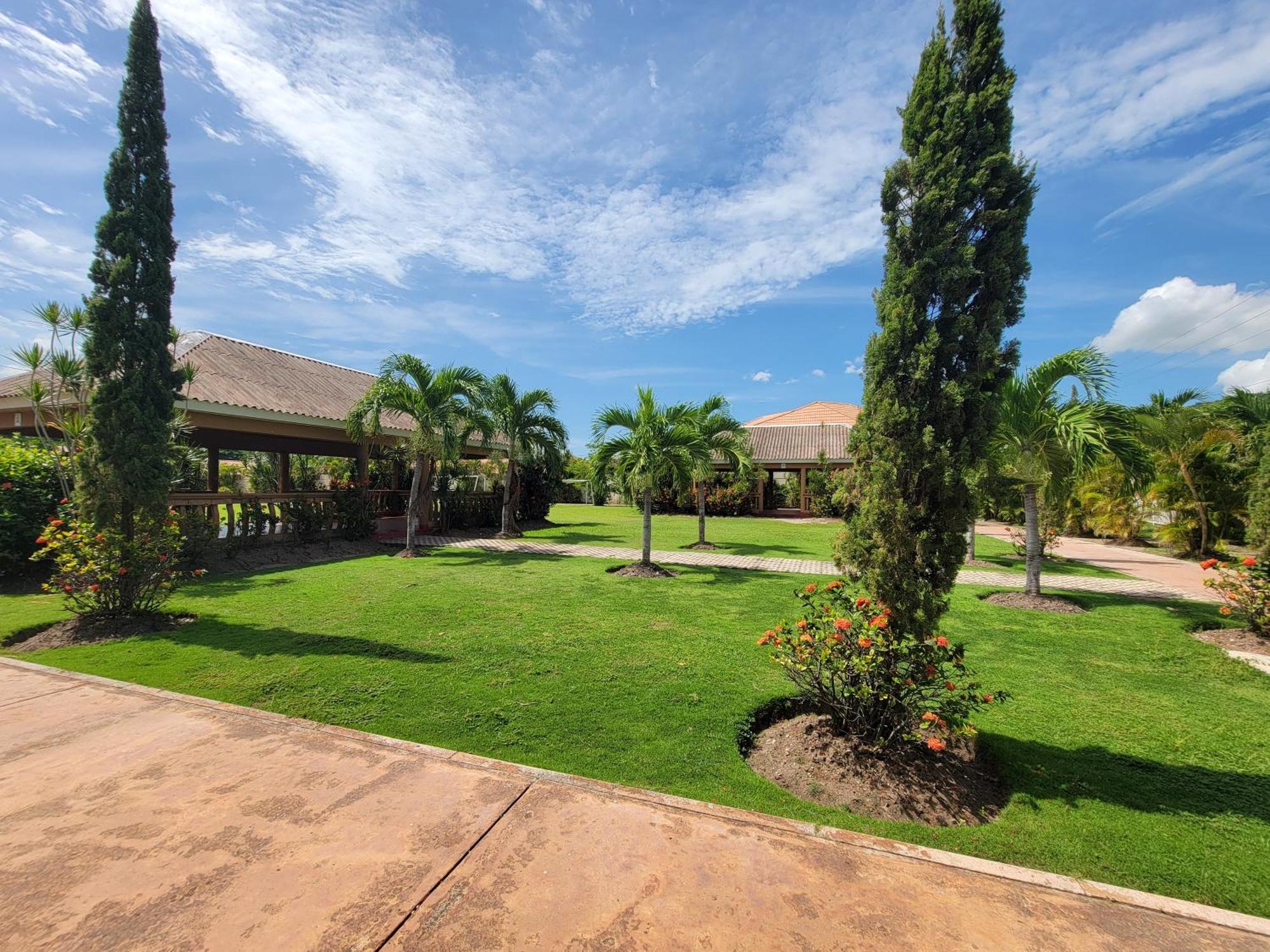 Comfortable Strategic Lodging Quarters Spanish Town Екстер'єр фото