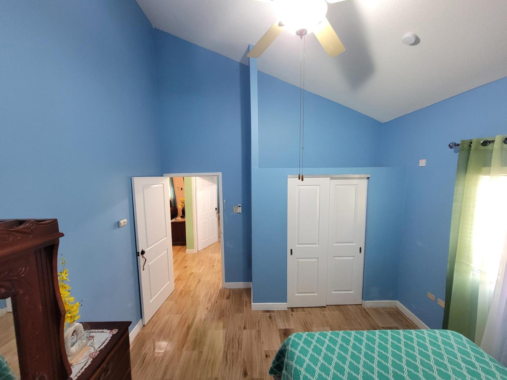 Comfortable Strategic Lodging Quarters Spanish Town Екстер'єр фото